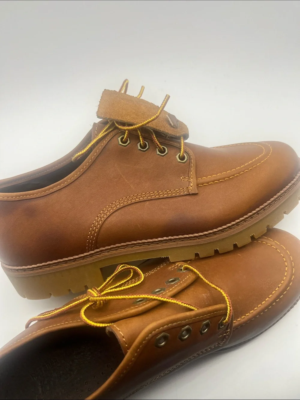 Bass Vintage Men’s Tan Leather Moc Toe  Shoes with Contrast Stitching